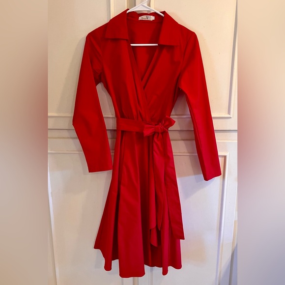 Powerful Red Dress that makes a wow statement wherever you are. Dress V size S - Picture 6 of 6